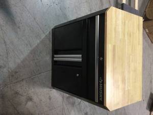 lot 107 image: Husky 28 in. W x 33 in. H x 18 in. D 1-Drawer 2-Door Steel Garage Base Cabinet not used see pictures