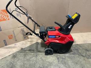 Toro Power Clear 721 E 21 in. 212 cc Single-Stage Self Propelled Electric Start Gas Snow Blower in working condition
