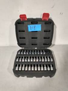 HUSKY 37 PIECE BIT SOCKET SET