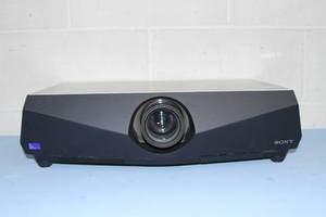 lot 2 image: Sony VPL-FX41 XGA Large Venue HD 1080p 5200-Lumens 3LCD Projector  Projection System