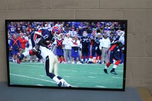 lot 50 image: 46 High-Performance LED Backlit Commercial Grade Widescreen Hi-Def HD NEC Display - Model V463