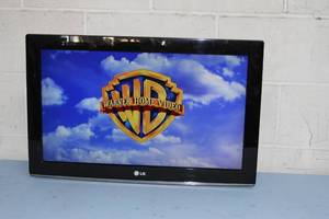 lot 46 image: LG 26LD350C 26 Widescreen HD Commercial Display  Television  Monitor with HDMI Input