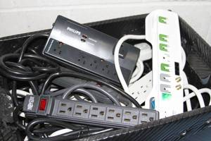 lot 107 image: Lot of 15 Miscellaneous AC Multi-Outlet Power Strips