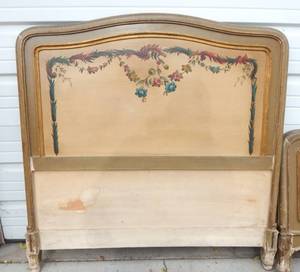 lot 4 image: Antique 19th Century French Hand Painted Chinoiserie Twin Bed