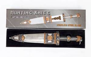 lot 18 image: New Vintage Ornate SPQR Hunting Knife With Metal Sheath