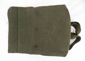 lot 49 image: Vintage U.S. Military M9 Gas Mask Canvas Bag