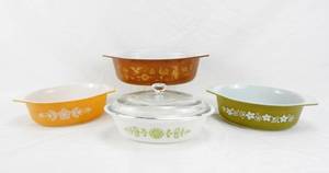 lot 60 image: Lot of Vintage Pyrex and Ovenware Casserole Dishes