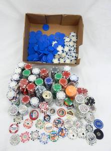 lot 81 image: Lot of 700 Assorted Poker Chips and Poker Accessories