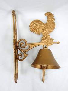 lot 88 image: Wall Mounted Iron Rooster Door Bell