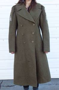 lot 14 image: Vintage WWII Era U.S. Military Overcoat