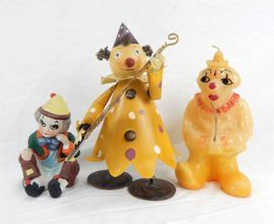 lot 123 image: Lot of Vintage Clown Figures and Candle