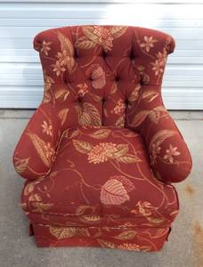 lot 133 image: Vintage Tufted Swivel Base Rocking Chair