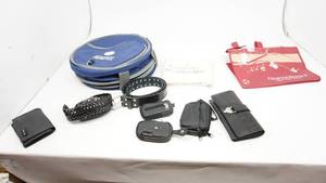 lot 14 image: Creative Memories Warming Bag  Billfolds  Belts  Apron