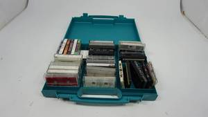 lot 15 image: DynaSound 35 Turquoise Case with Cassettes
