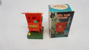 lot 45 image: Vintage Santa Outhouse