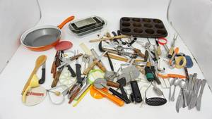 lot 54 image: Kitchen Supplies