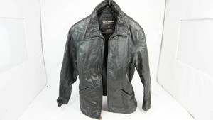 lot 87 image: Wilsons Thinsulate Black Leather Jacket - Size Large