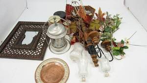 lot 95 image: Misc Home Decor