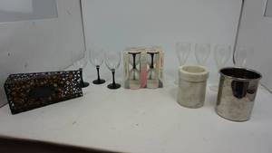 lot 138 image: Misc Kitchen Items