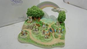 lot 194 image: Collectible Precious Moments Figurines