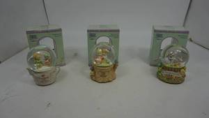 lot 199 image: Precious Moments Waterballs