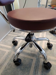 lot 15 image: Dayton Brand Pedicure Salon Stool
