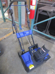 lot 98 image: SNOW JOE ELECTRIC SNOW THROWER-NEW
