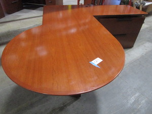 lot 127 image: GEIGER DESK WITH RETURN