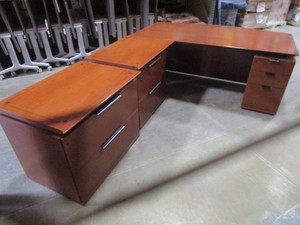 lot 128 image: GEIGER DESK WITH RETURN AND LATERAL FILE UNIT