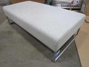 lot 118 image: ALLEMUIR UPHOLSTERED BENCH