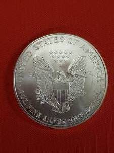 lot 20 image: 1998 American Silver Eagle