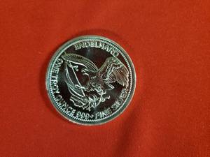 lot 62 image: 1 oz Silver Round