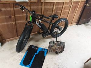 lot 2 image: Rambo G3 750 With Charger, Bag, Front & Rear Fender