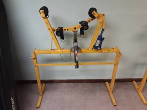 lot 4 image: Apple Archery Bow Press With Stand