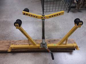 lot 5 image: Apple Archery Bow Press With Table Mount