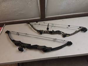 lot 15 image: 2-Vintage Compound bows PSE Spirit Right & PSE Thunderbolt Right