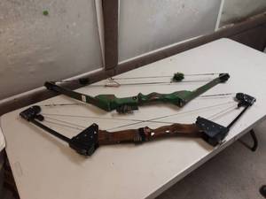 lot 20 image: 2-Vintage Compound Bows Both Right Handed