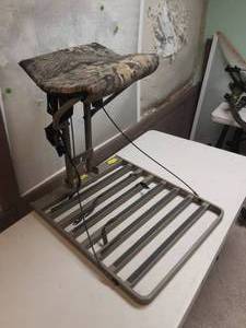 lot 44 image: Alumi-Lock Magnum Folding Tree Stand