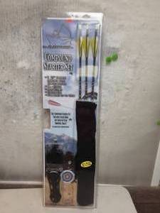 lot 107 image: Fleetwood Youth Compound Setter Set