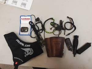 lot 122 image: Stabilizers & Wrist Slings