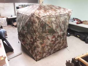 lot 138 image: Blood Trail Pop-Up Blind