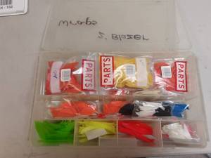 lot 152 image: Assorted Arrow Vanes With Plastic Organizer