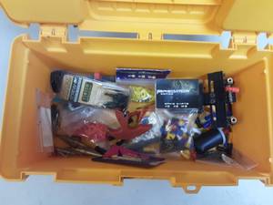 lot 160 image: Tool Box With Blow Dart & Archery Tips