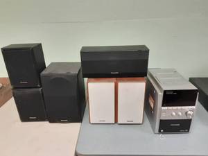 lot 174 image: Panasonic Stereo System With 6 Speakers