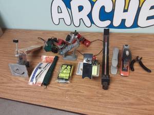 lot 179 image: Assorted Archery Tools, Clamps, Vices & More
