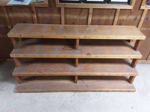 lot 192 image: 6 Display Shelf