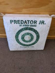 lot 204 image: Predator Jr. Double Sided Archery Target