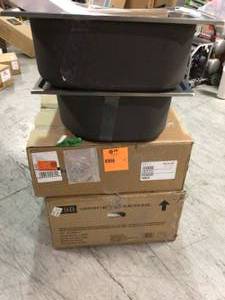 lot 41 image: Pallet with assorted Sinks open boxes customer returns see pictures