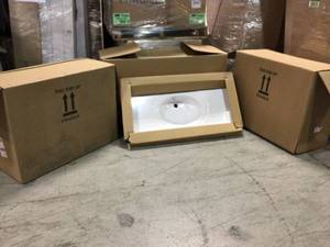 PALLET WITH ASSORTED CERAMIC SINKS SEE PICTURES