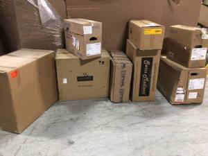 Lot of assorted bath itens see pictures various models and conditiond see pictures